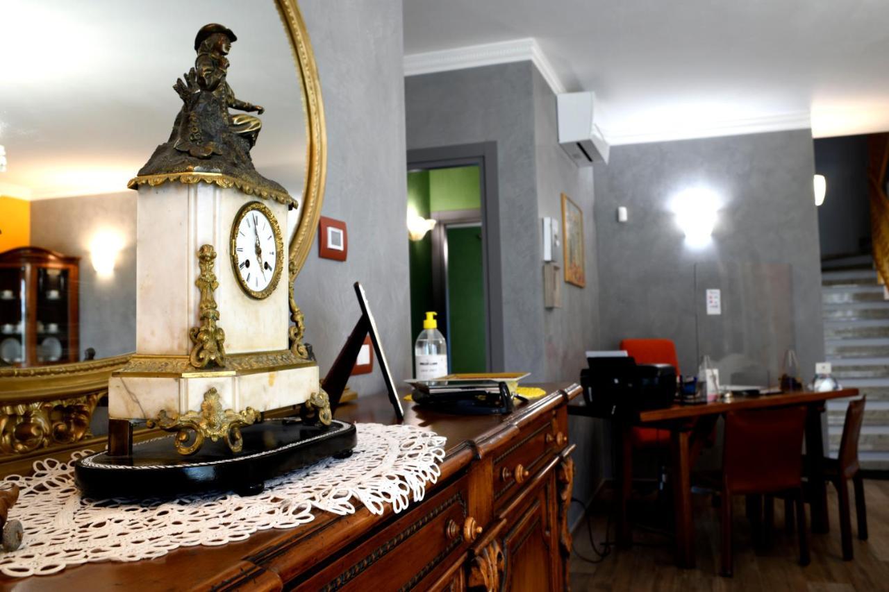 La Casa Della Volpe Vedano Olona Exterior foto